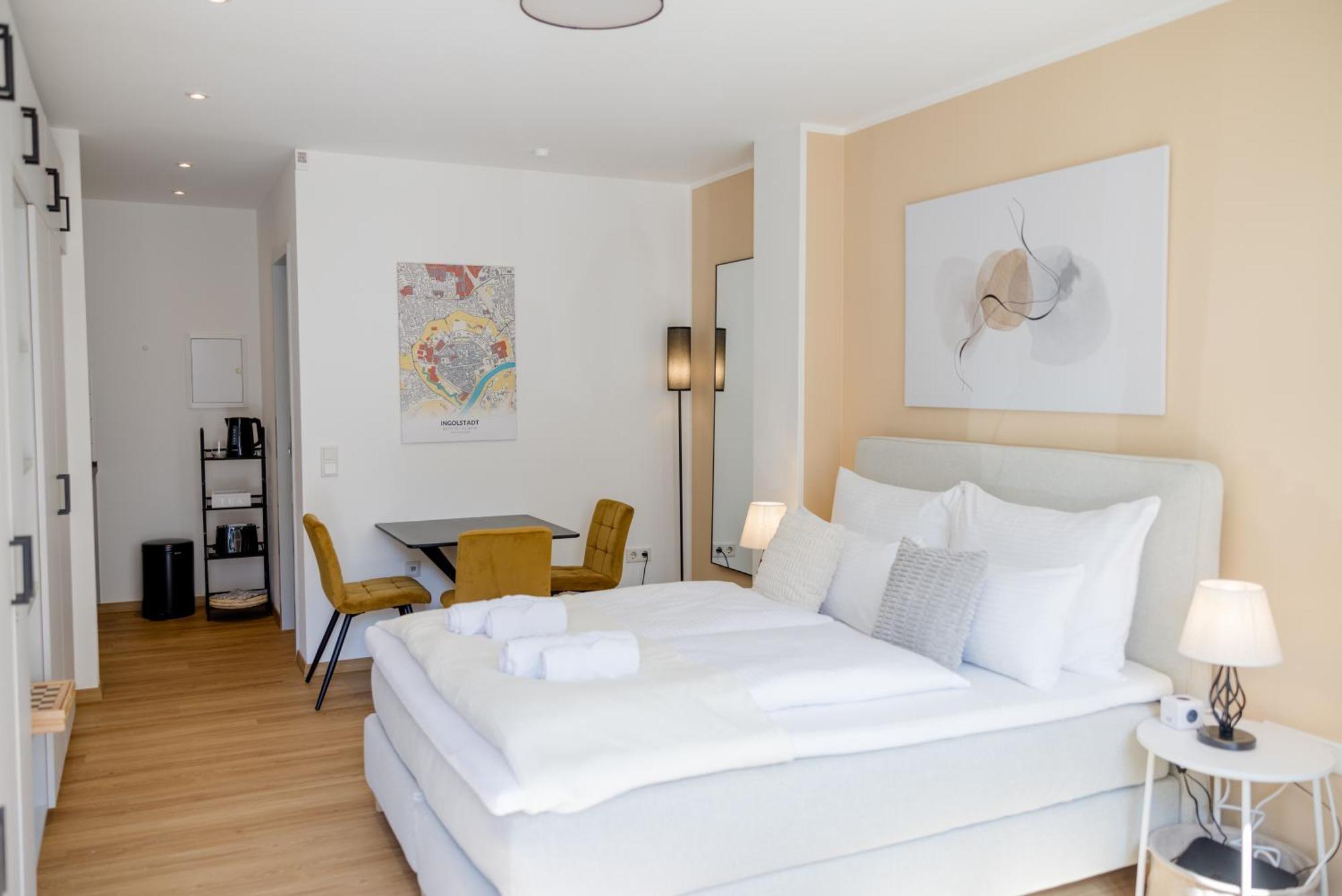 Lumen Homes - Altstadt-Studio Direkt Im Zentrum, Kueche, Netflix, Oeffentlicher Parkplatz Ums Eck Ingolstadt Exterior foto