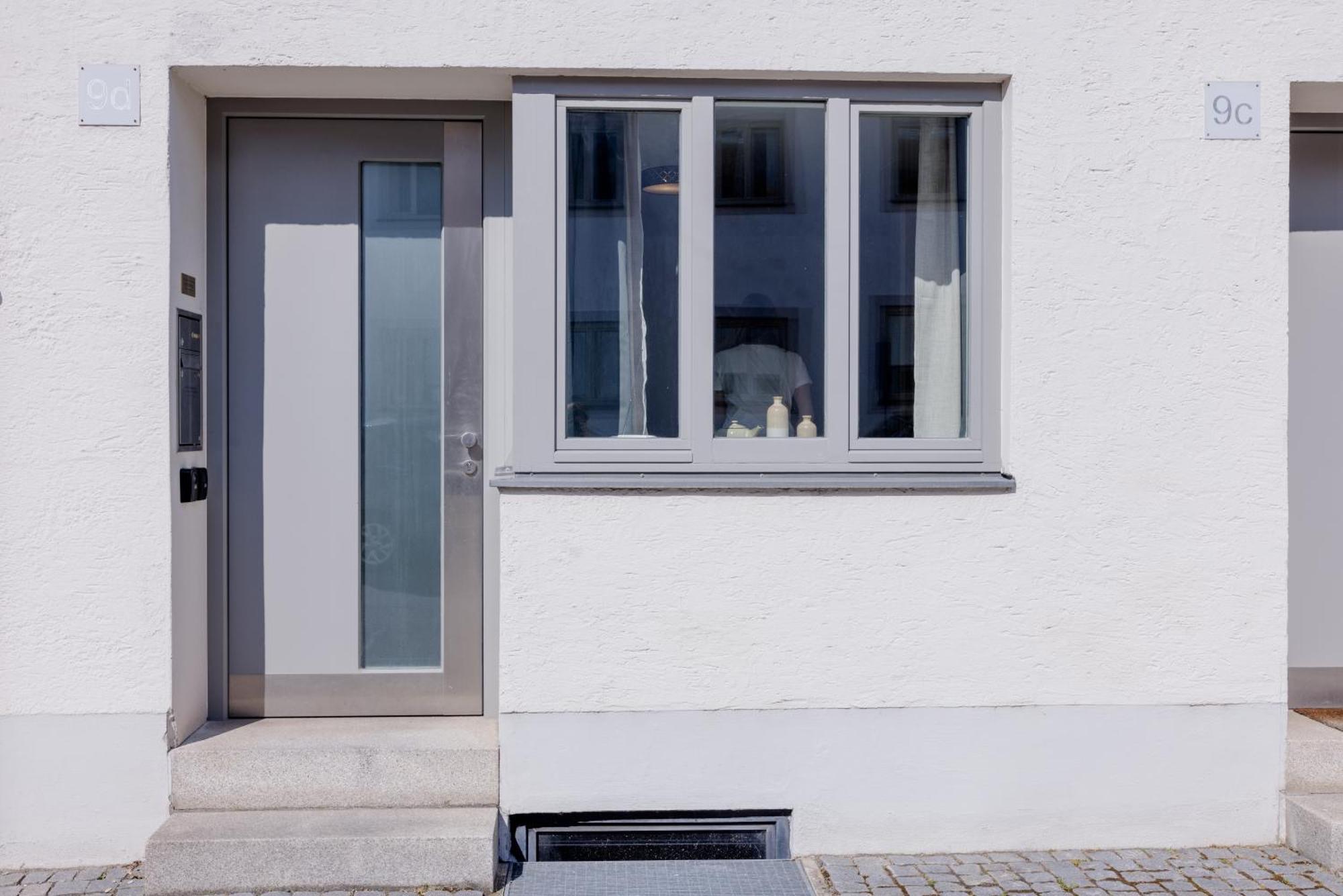 Lumen Homes - Altstadt-Studio Direkt Im Zentrum, Kueche, Netflix, Oeffentlicher Parkplatz Ums Eck Ingolstadt Exterior foto
