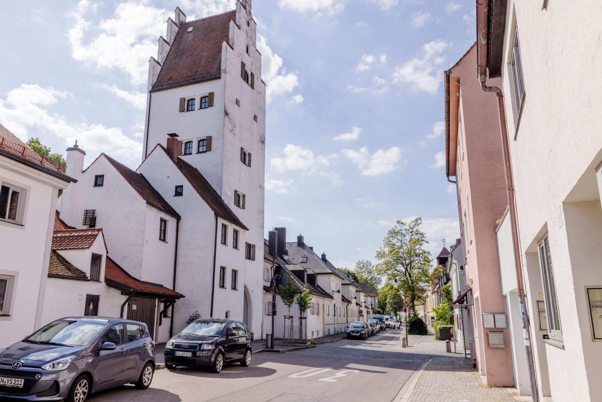 Lumen Homes - Altstadt-Studio Direkt Im Zentrum, Kueche, Netflix, Oeffentlicher Parkplatz Ums Eck Ingolstadt Exterior foto