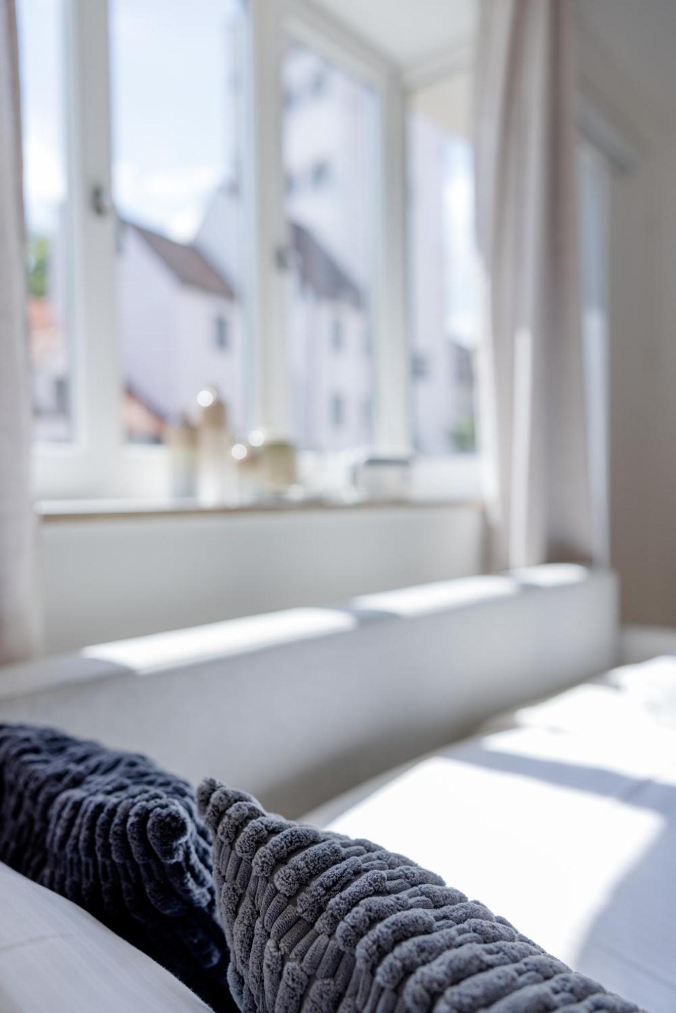 Lumen Homes - Altstadt-Studio Direkt Im Zentrum, Kueche, Netflix, Oeffentlicher Parkplatz Ums Eck Ingolstadt Exterior foto