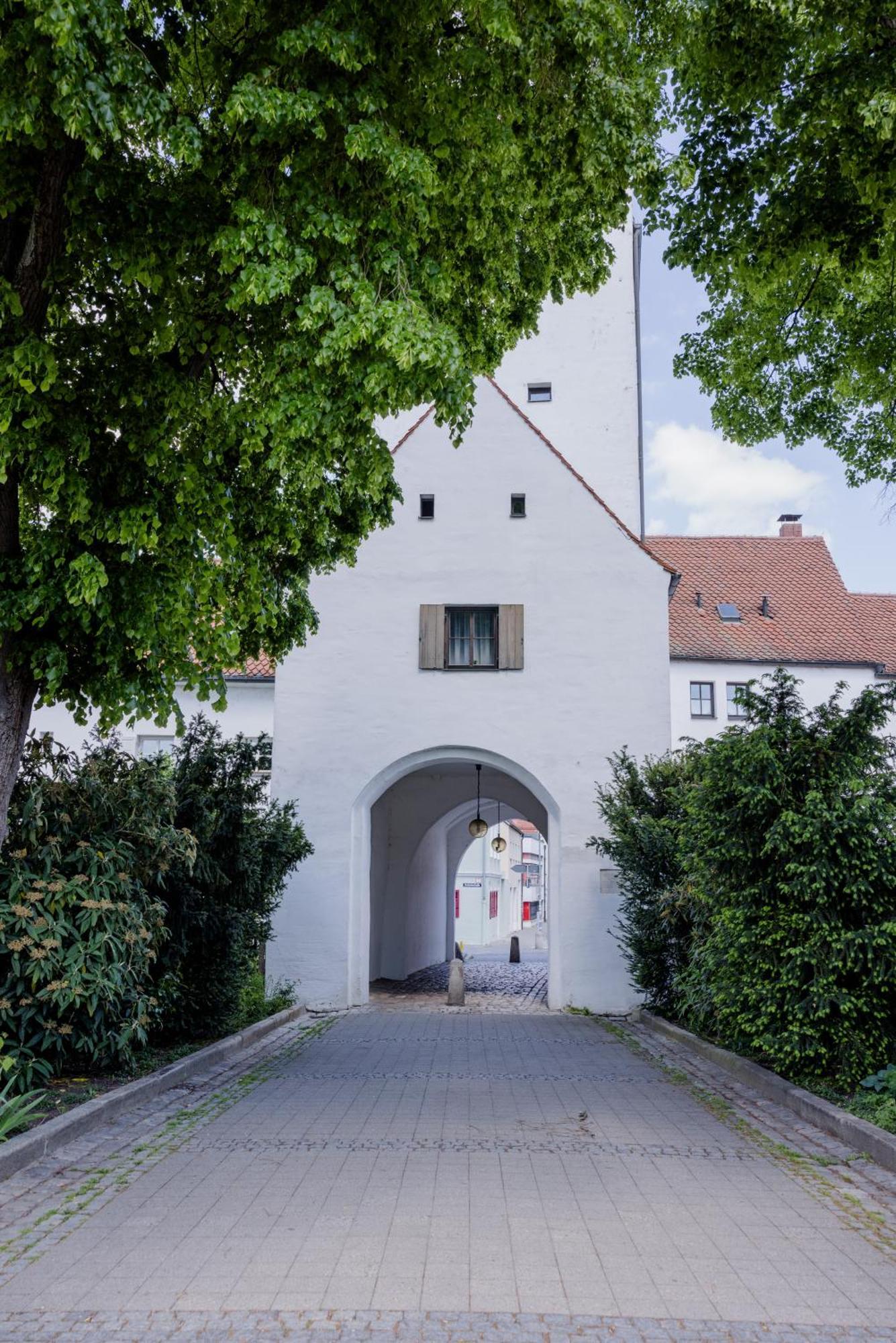 Lumen Homes - Altstadt-Studio Direkt Im Zentrum, Kueche, Netflix, Oeffentlicher Parkplatz Ums Eck Ingolstadt Exterior foto